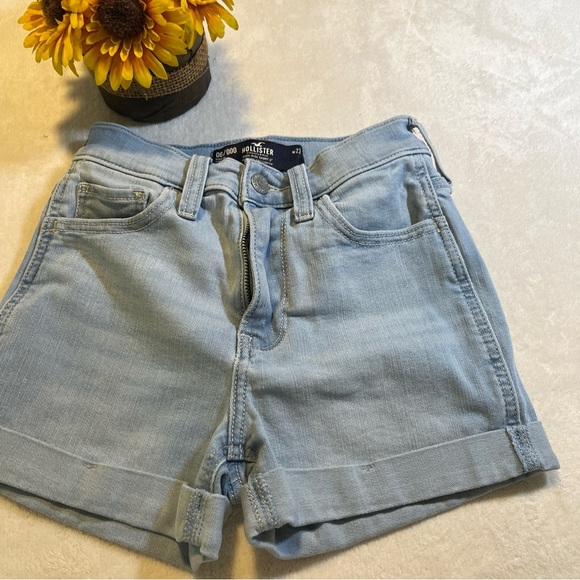 Hollister Women’s Size 00 Denim Shorts - Picture 2 of 5